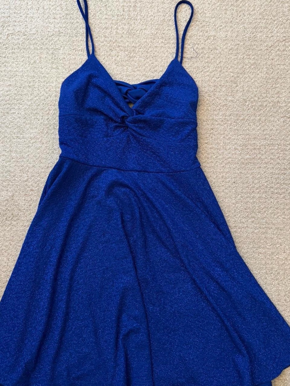 Windsor Spectacular Twirl Glitter Skater Dress
royal blue mid length dress